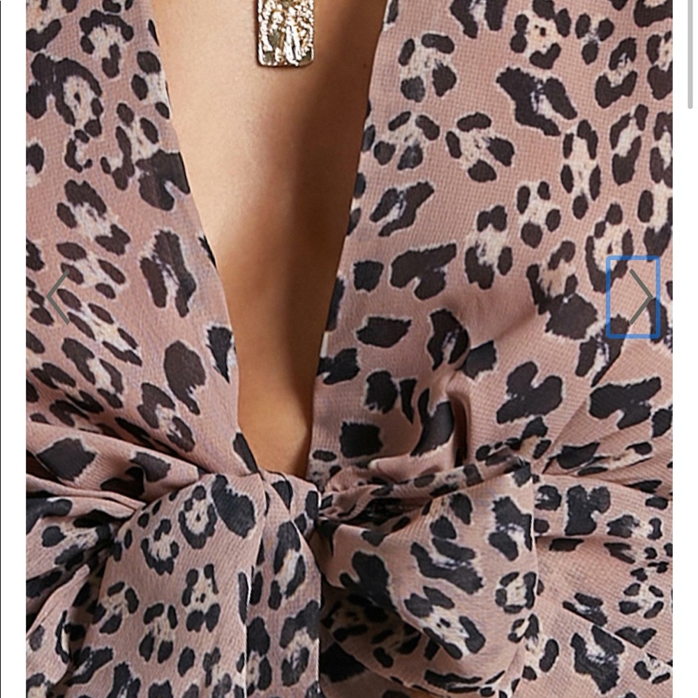 Plunging tie-up front leopard showpo blouse BRAND NEW What More Can I Say Top - Picture 4 of 5